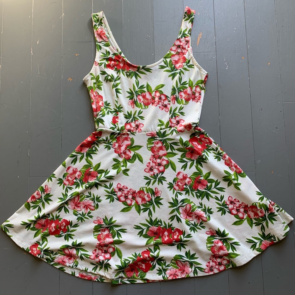 Papaya Hibiscus print skater dress. Size | Medium
